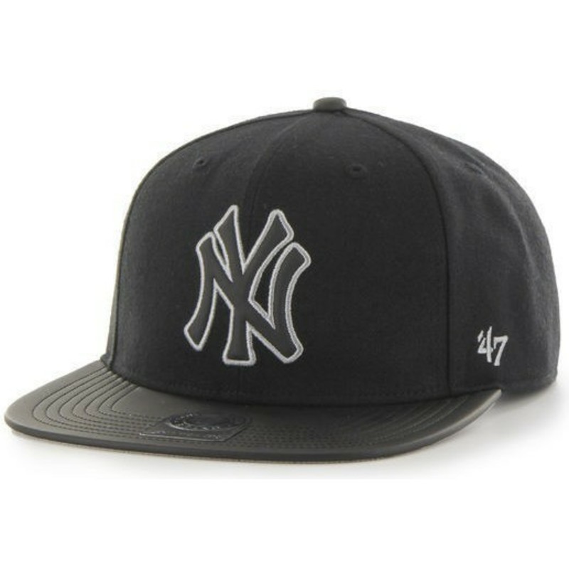 casquette-plate-noire-snapback-avec-logo-noir-et-blanc-unie-mlb-newyork-yankees-47-brand